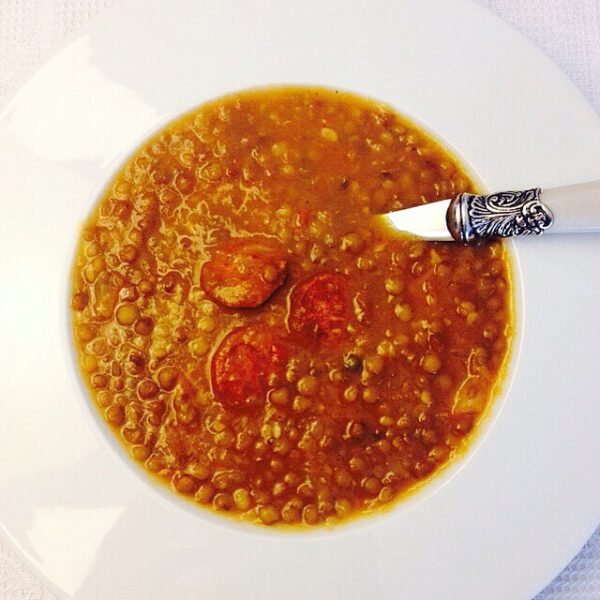 Receta de lentejas con chorizo, forma rápida con lentejas cocidas
