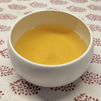 Receta para hacer consomé, un caldo muy reconfortante